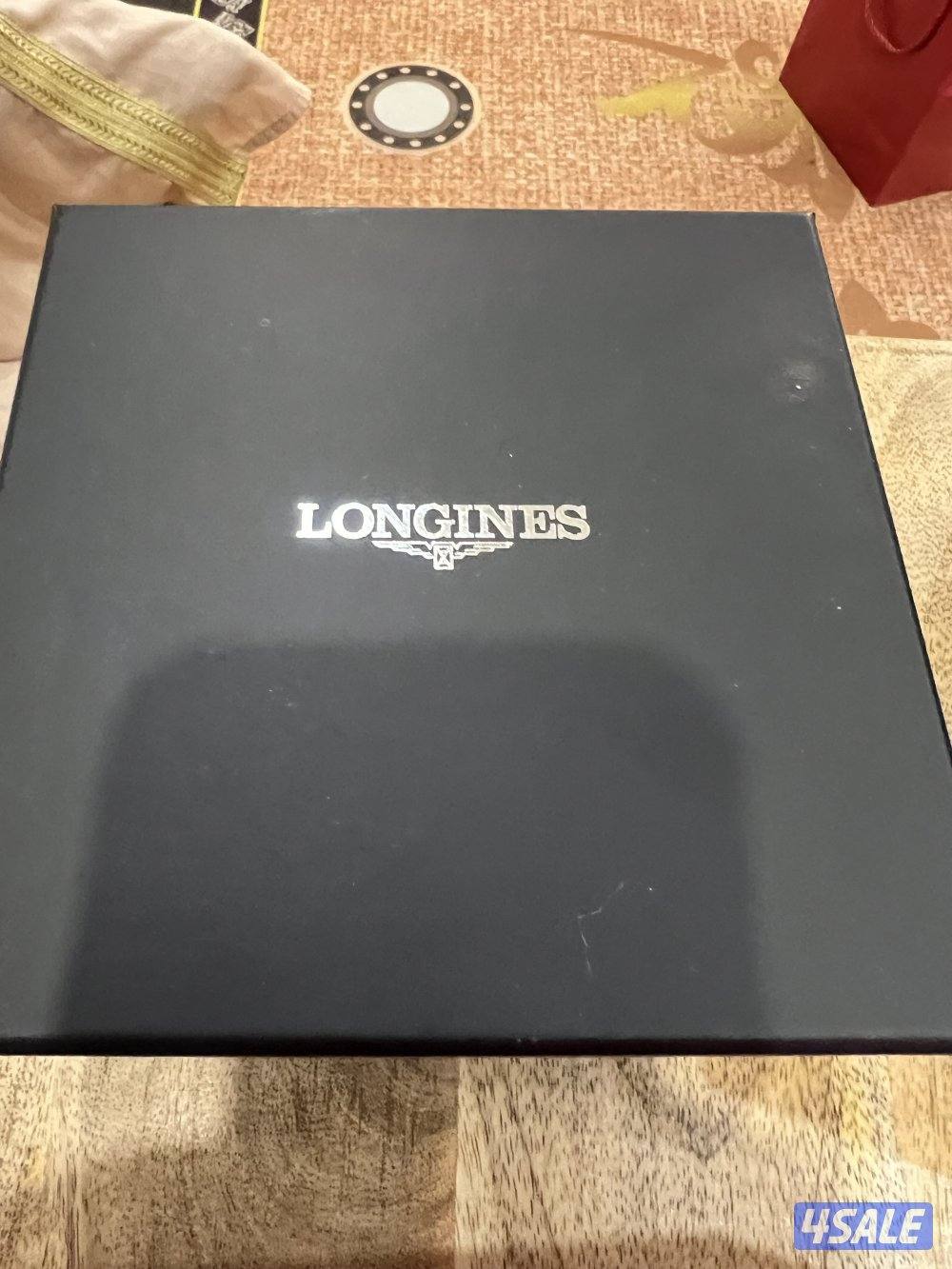 للبيع نظارة كارتير وساعات فيرقامو ولونج جينز ولويس ايراد كالجديد مع كا8