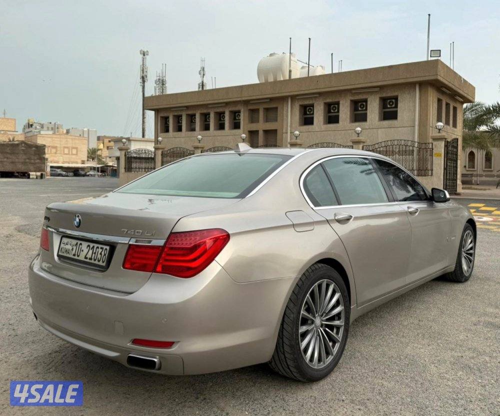 بحالة ممتازة جدا بي ام دبليو 740LI الغانم 2011 فحص ماكينة قير شاسي4