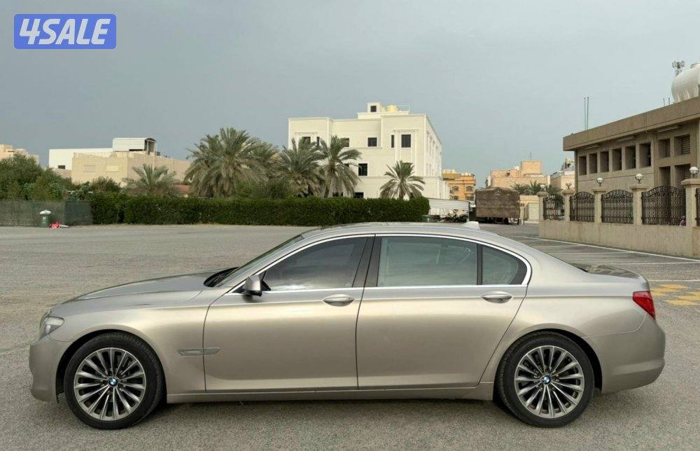 بحالة ممتازة جدا بي ام دبليو 740LI الغانم 2011 فحص ماكينة قير شاسي5