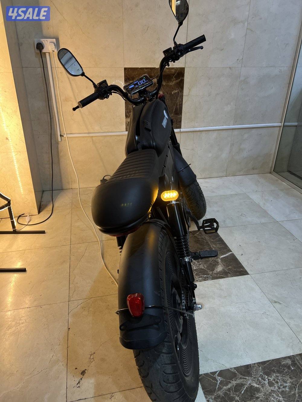 للبيع دراجه سكوتر كهربائي شكل  هارلي1