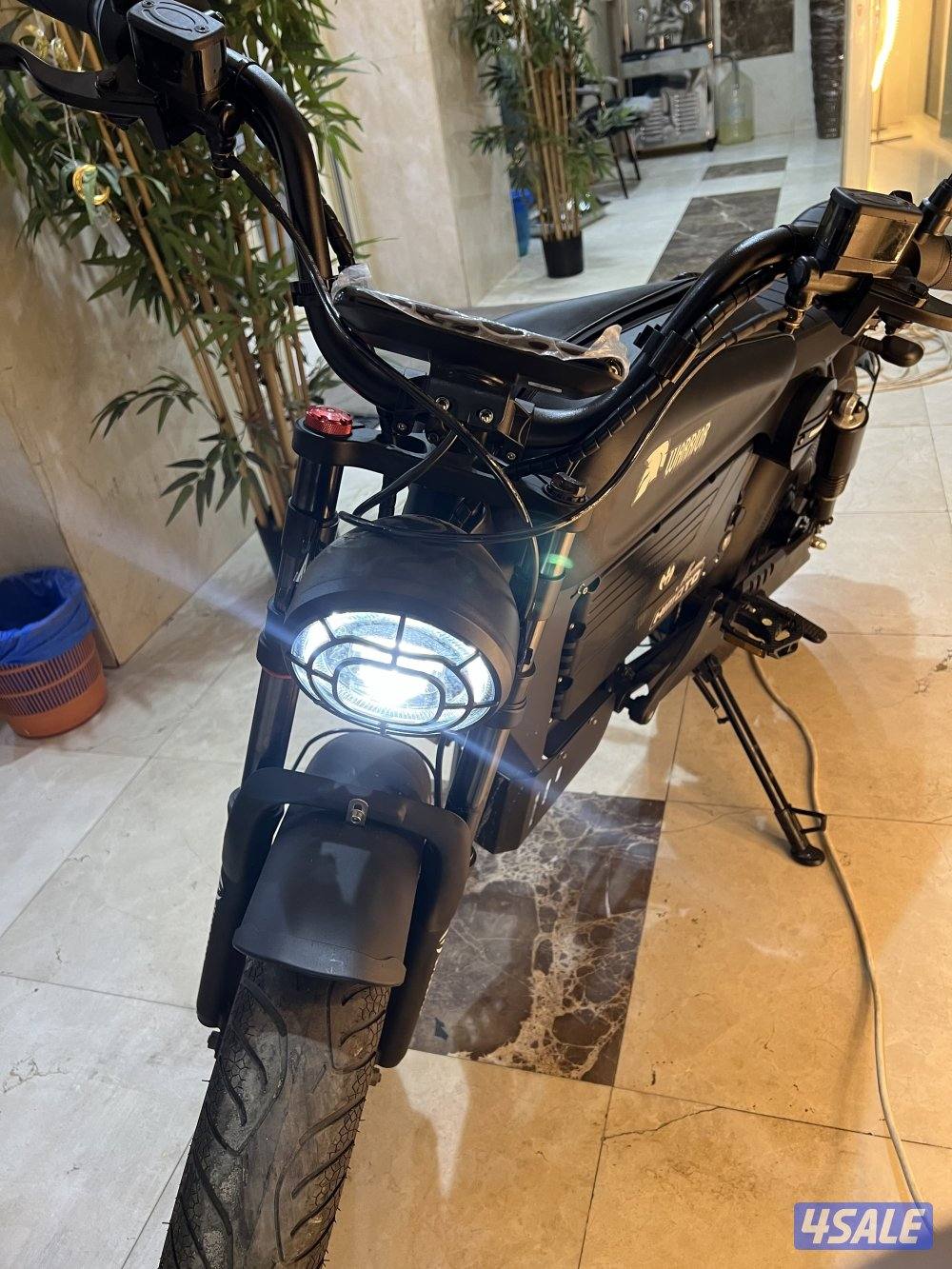 للبيع دراجه سكوتر كهربائي شكل  هارلي3