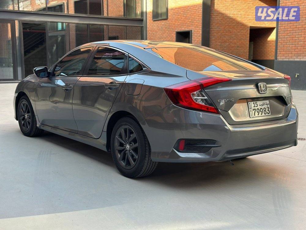 للبيع هوندا سيفك عداد ١٠٠ الف شرط الفحص مكينة ١٦٠٠سي سي3