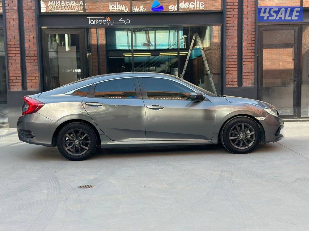 للبيع هوندا سيفك عداد ١٠٠ الف شرط الفحص مكينة ١٦٠٠سي سي4