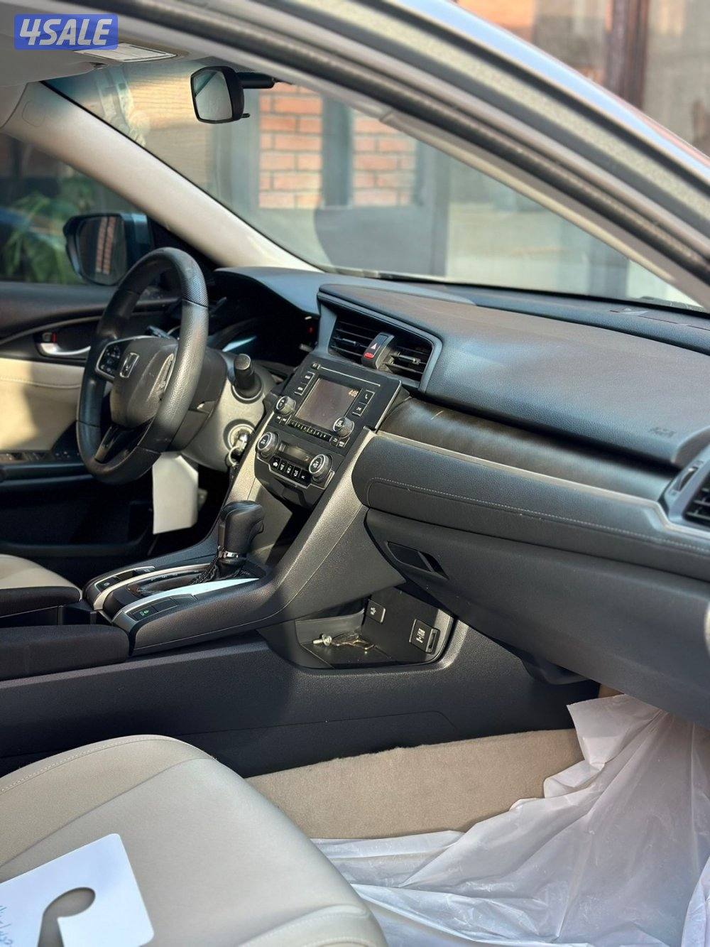 للبيع هوندا سيفك عداد ١٠٠ الف شرط الفحص مكينة ١٦٠٠سي سي6