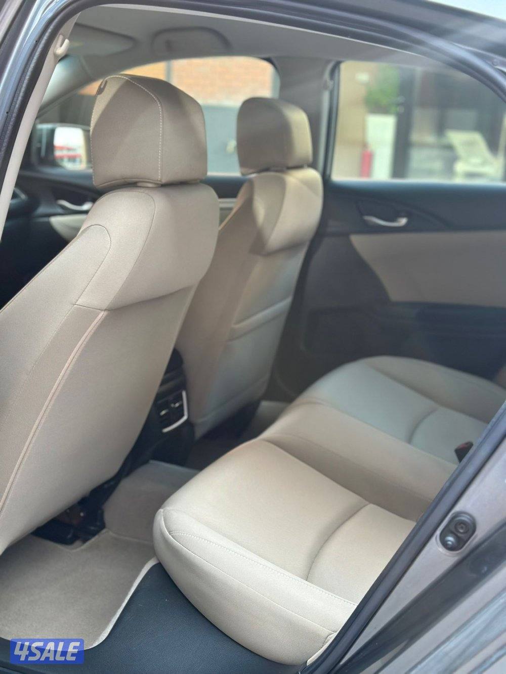 للبيع هوندا سيفك عداد ١٠٠ الف شرط الفحص مكينة ١٦٠٠سي سي7