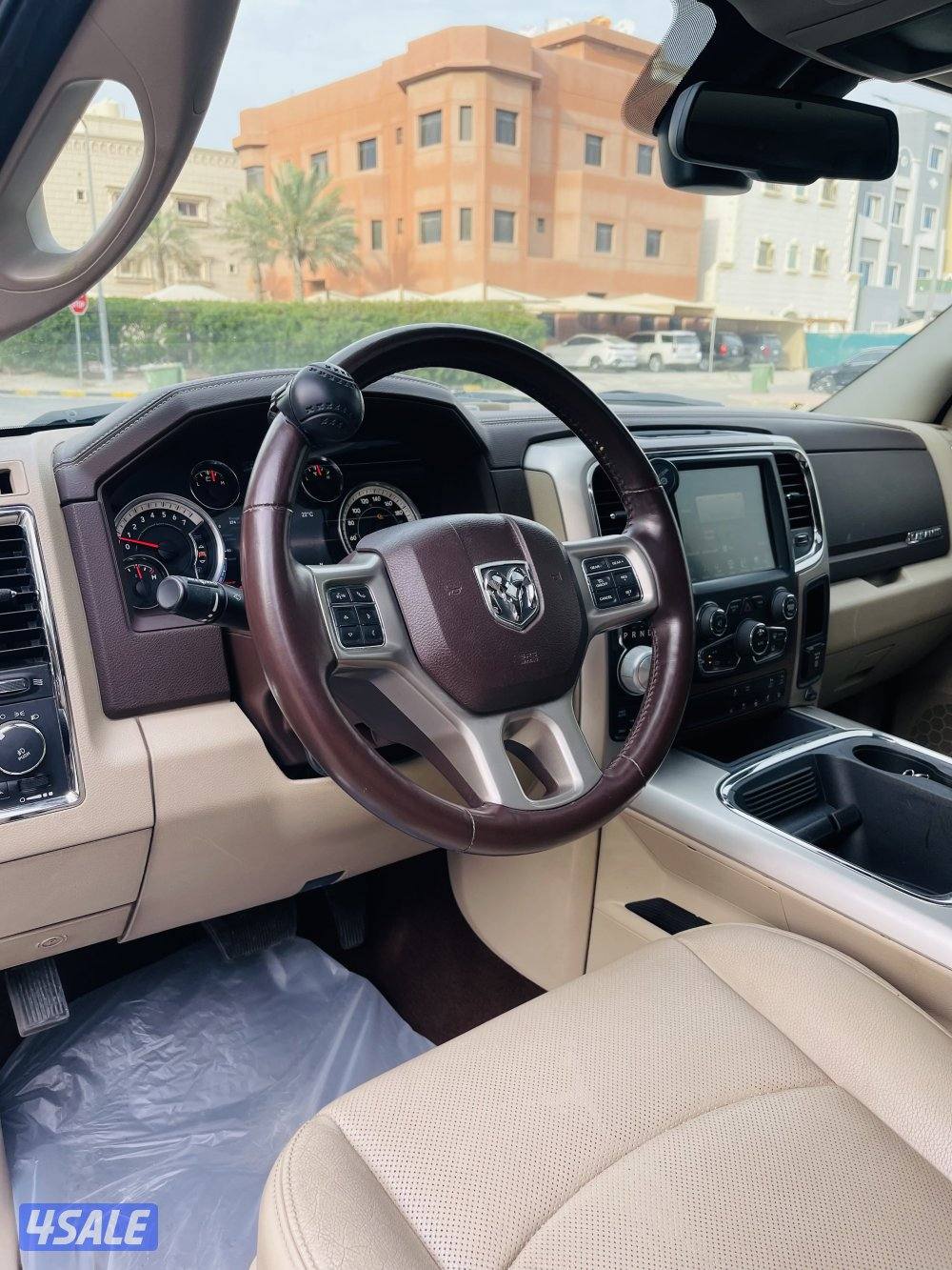 وانيت رام LARAMlE موديل 2017 صبغ الوكاله سيرفس وكاله10