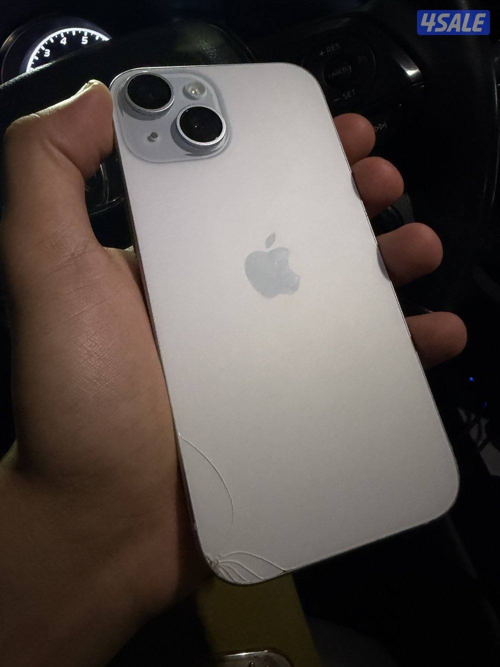 للبيع ايفون ١٥ العادي ١٢٨ قيقا نظيف مع شاحنه الاصلي الجهاز نظيف1