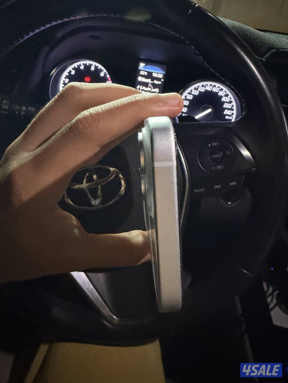 للبيع ايفون ١٥ العادي ١٢٨ قيقا نظيف مع شاحنه الاصلي الجهاز نظيف3