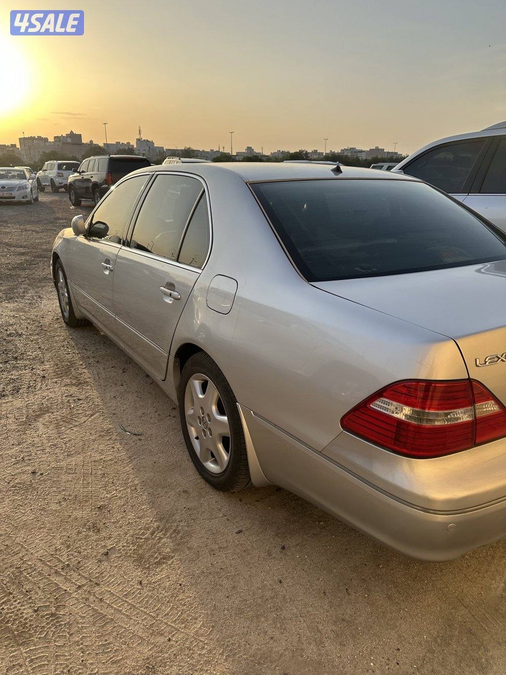 للبيع لكزس 2005 ماشي 167 الف وارد اليابان شرط الفحص اصباغ متفرغه2