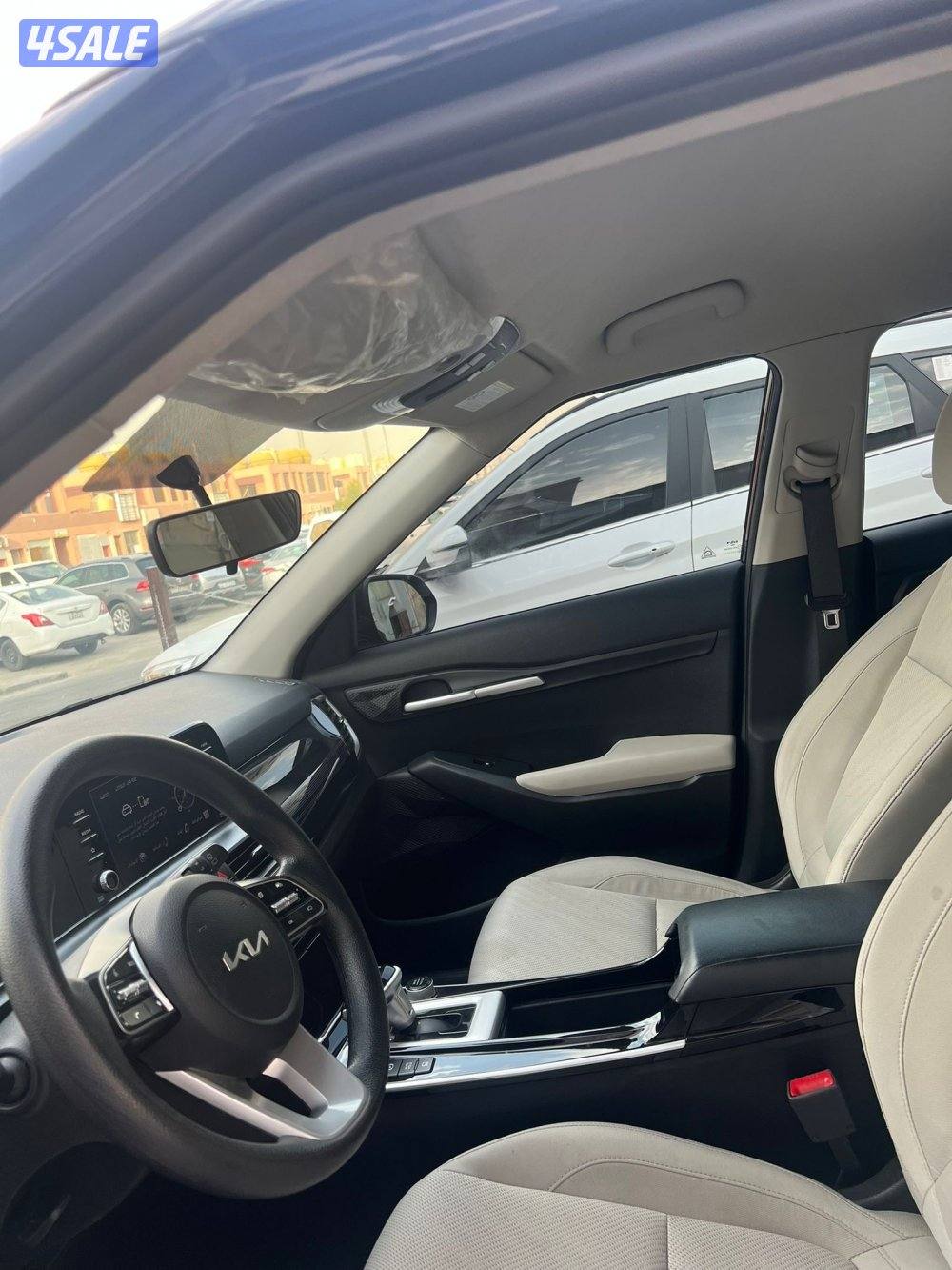 الجميرا كار لتاجير السيارات والباصات9