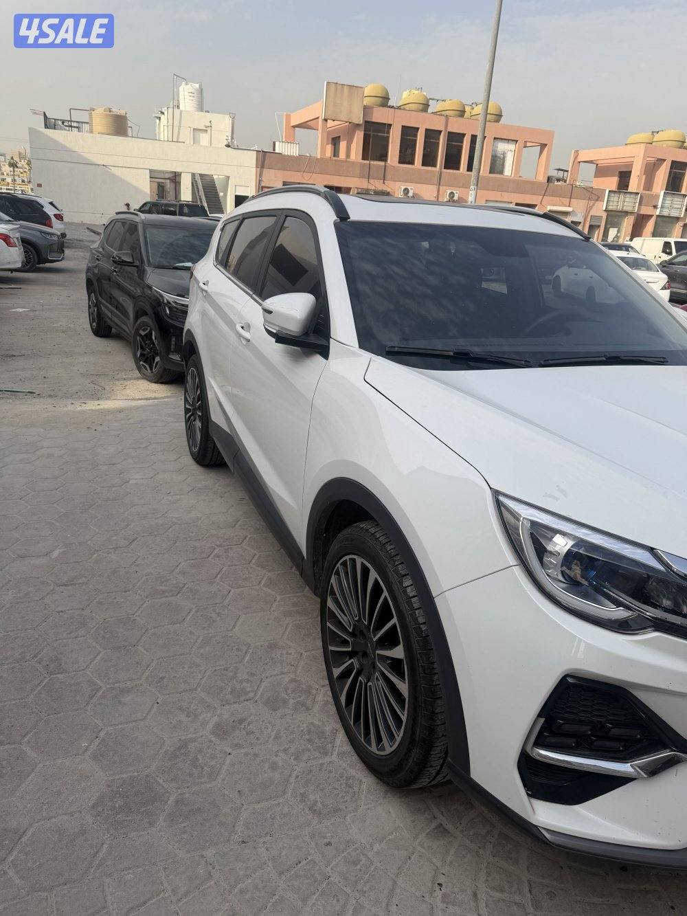 الجميرا كار لتاجير السيارات والباصات14