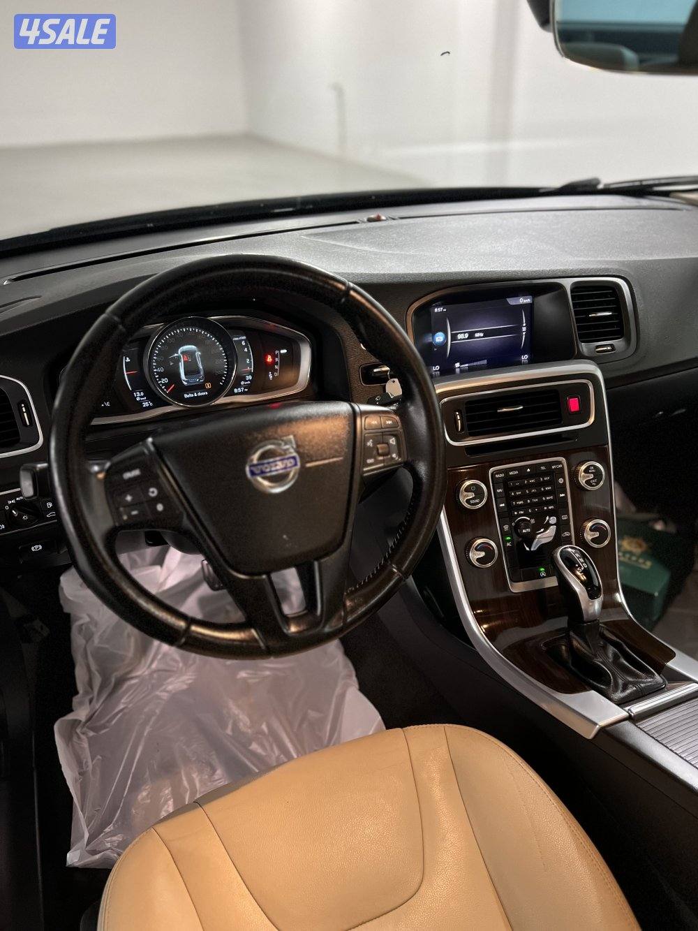 فولفو s60(t3) موديل 2018 عداد 120 الف بحاله الوكاله شرط الفحص6