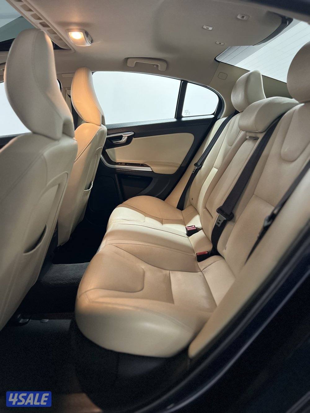 فولفو s60(t3) موديل 2018 عداد 120 الف بحاله الوكاله شرط الفحص9