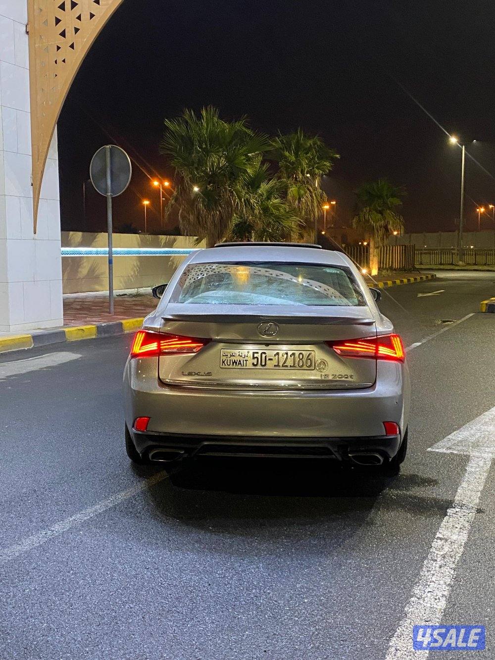 للبيع لكزس 2017كامل المواصفات2