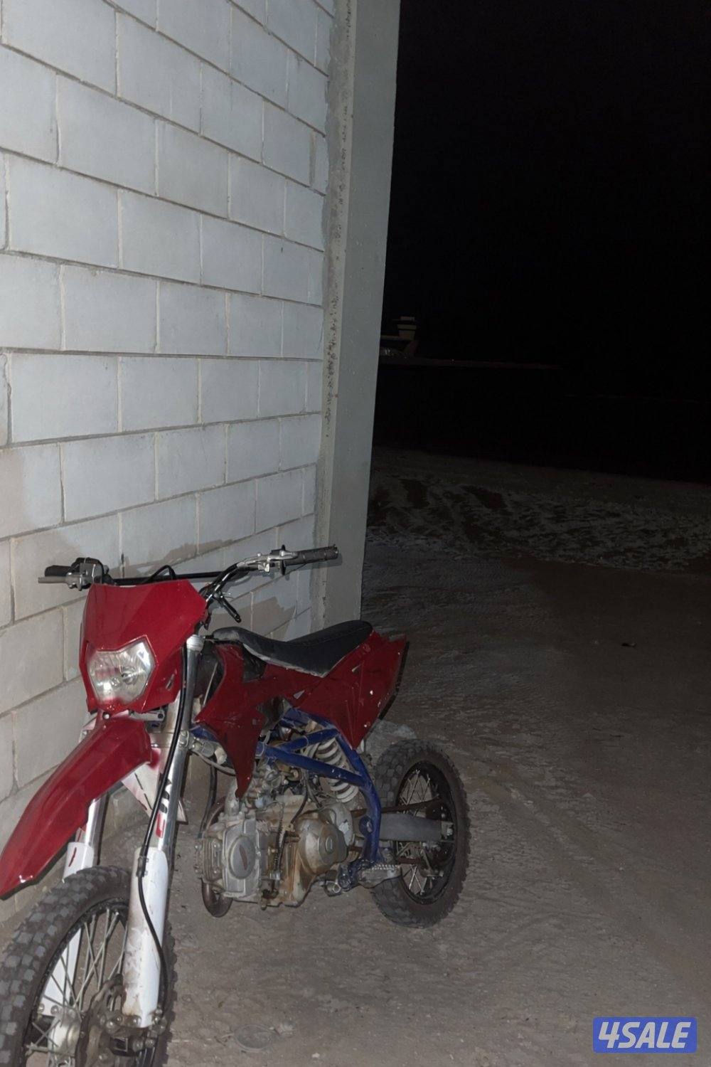 سيكل صيني ٤ غيار اخذه على حطته١٤٠ قابل للمساومه0