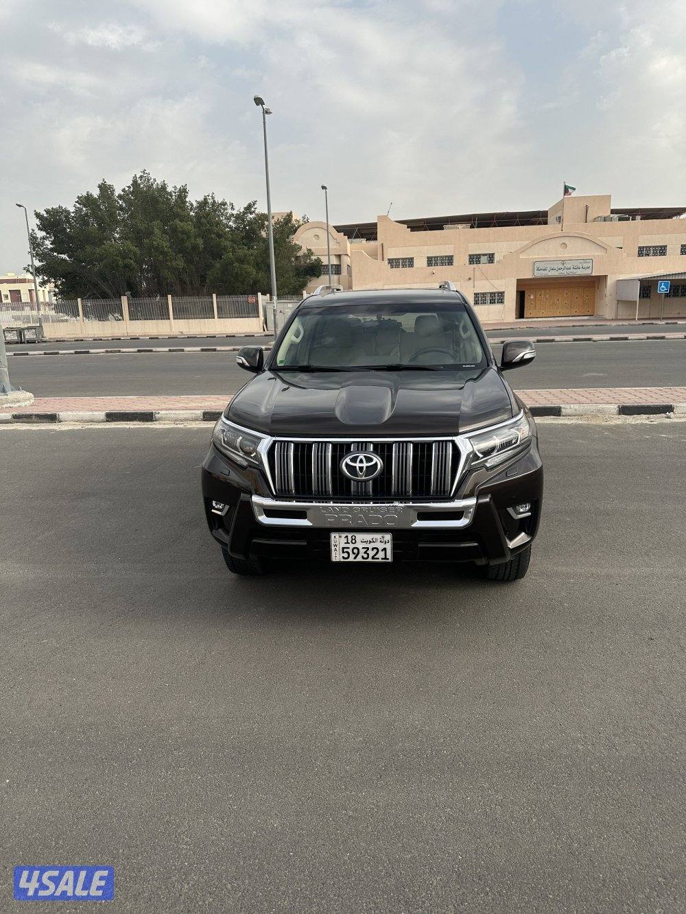 للبيع برادو VX موديل 2020 كامل المواصفات الممشى 142 الف كم4