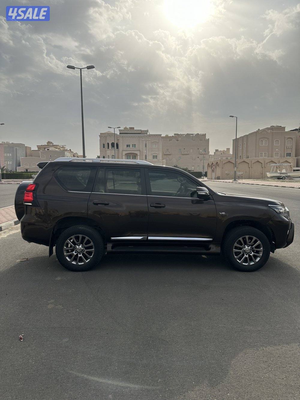 للبيع برادو VX موديل 2020 كامل المواصفات الممشى 142 الف كم5