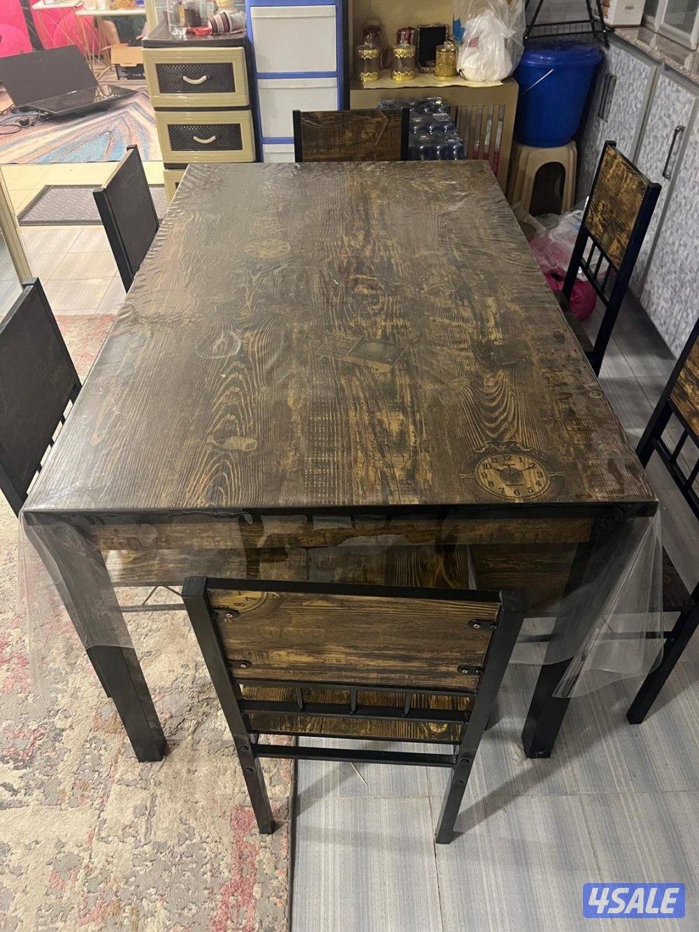 للبيع اثاث شبه جديد بحاله ممتازه0