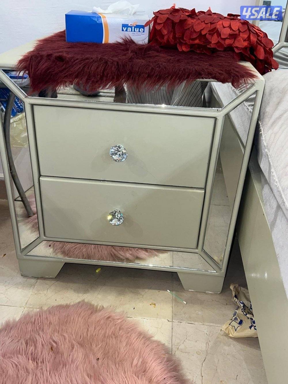 للبيع غرفة نوم بحاله ممتازه4