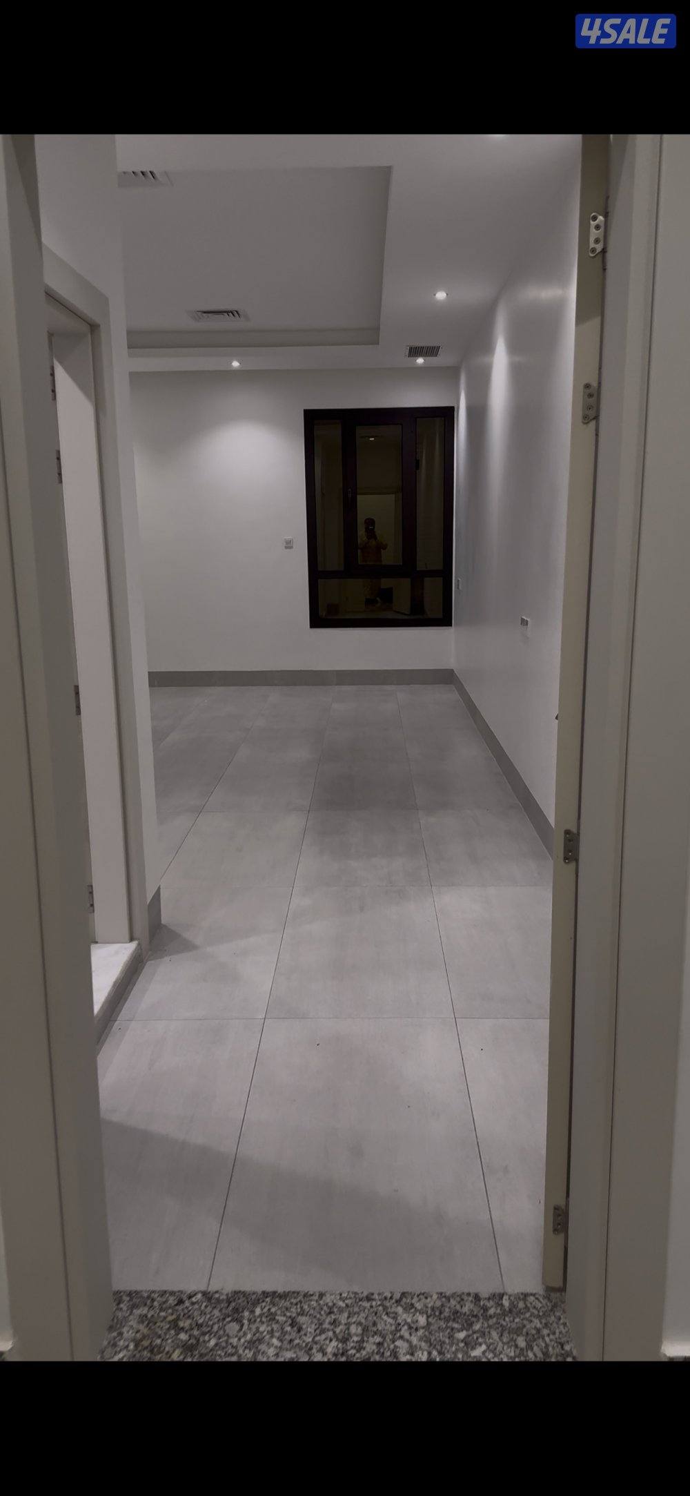 شقه للإيجار للمعاريس ، تشطيب فاخر موقع مميّز0