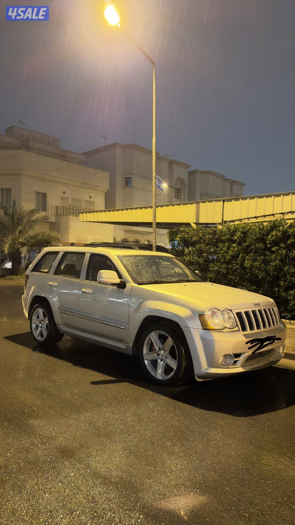 JEEP SRT8 GRAND CHEROKEE0