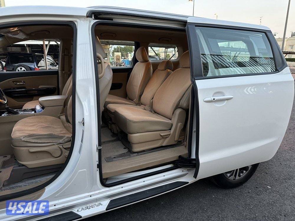 KIA Carnival4