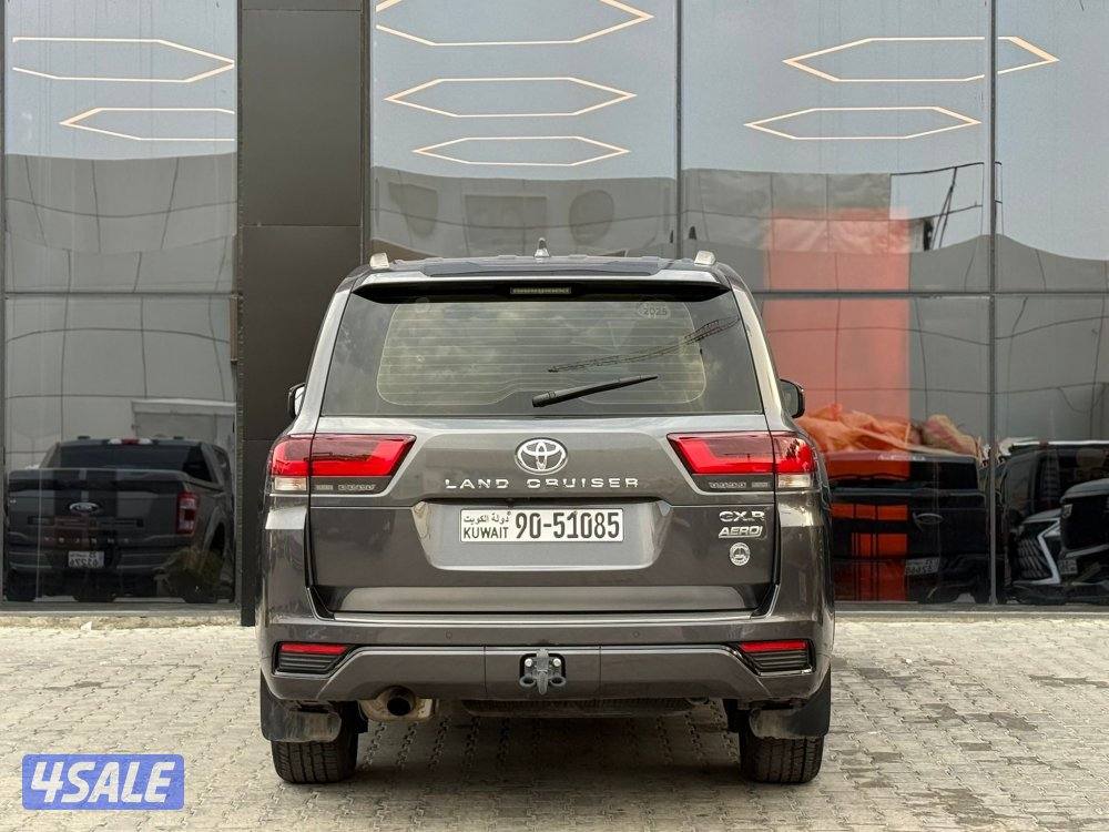 LAND CRUISER GXR V6 AERO _2025 عداد 7 الاف فقط5