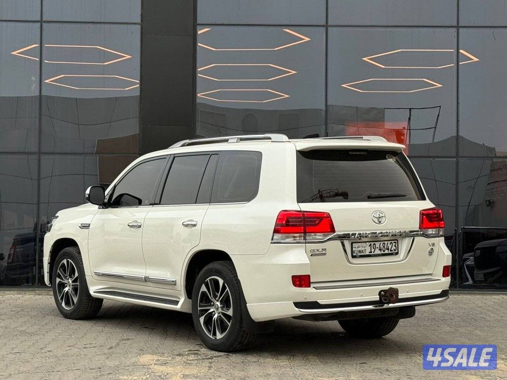 LAND CRUISER GRAND TOURING GXR V8 _20213