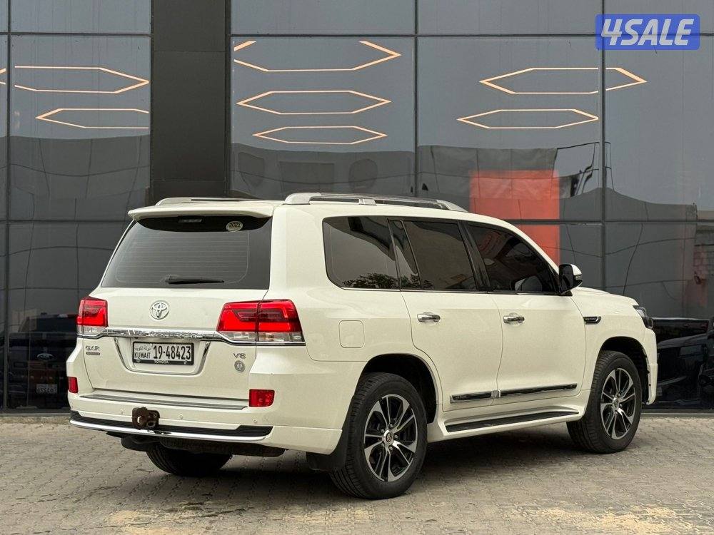 LAND CRUISER GRAND TOURING GXR V8 _20214