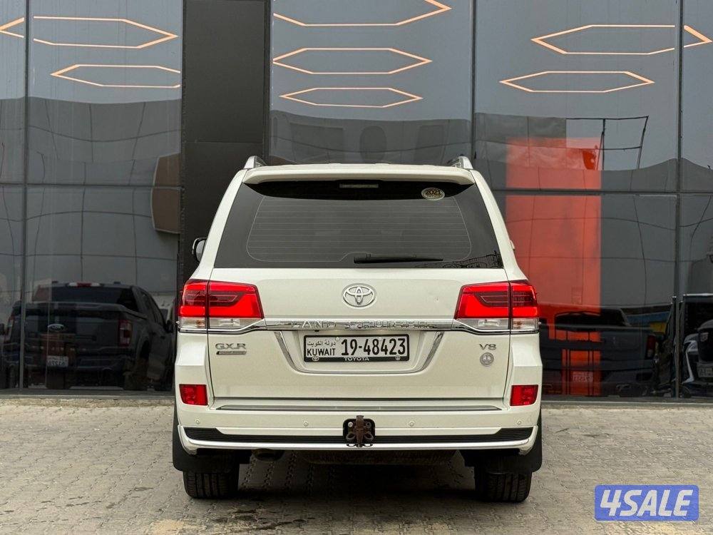 LAND CRUISER GRAND TOURING GXR V8 _20215