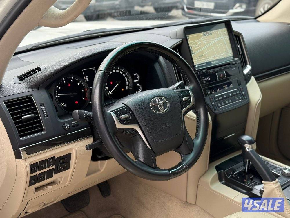 LAND CRUISER GRAND TOURING GXR V8 _20216