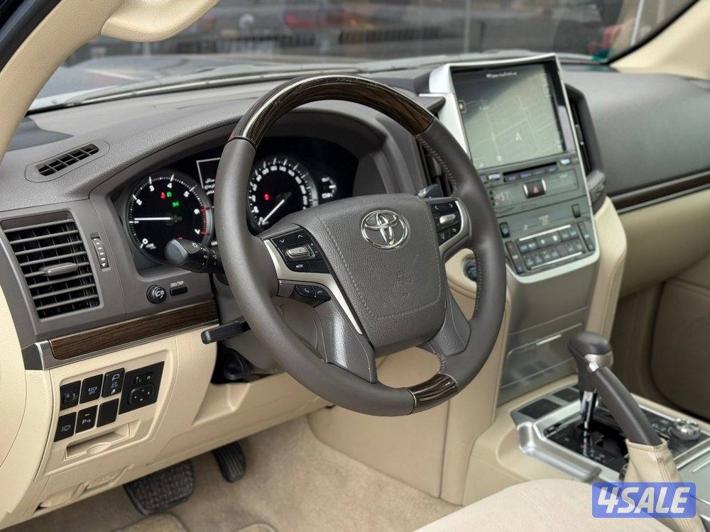 LAND CRUISER GRAND TOURING GXR V8 _20196