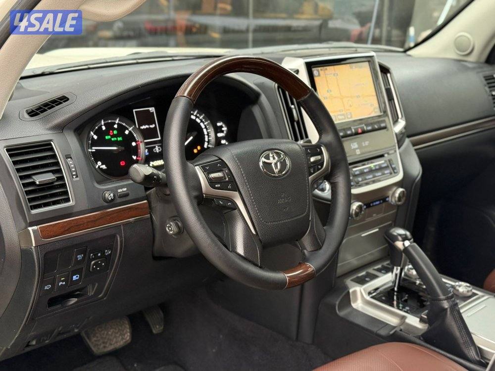 LAND CRUISER VXR V8 5.7 _2017 صبغ الوكالة6