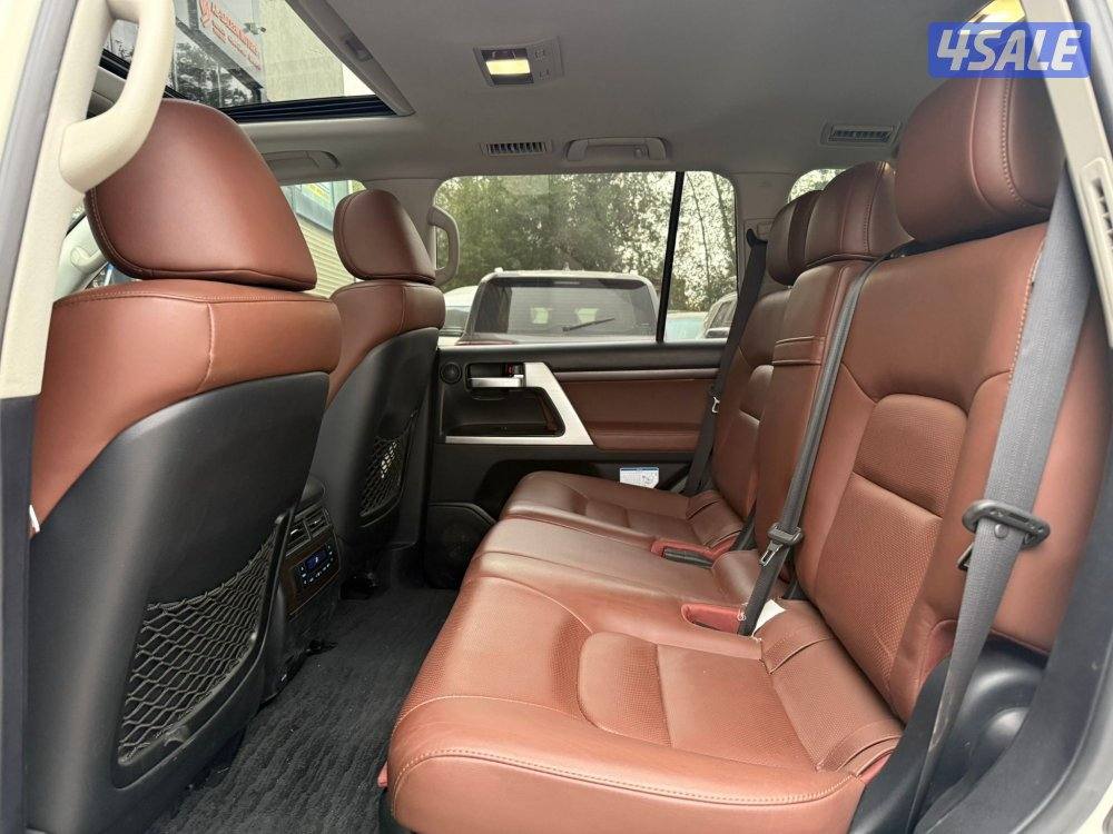 LAND CRUISER VXR V8 5.7 _2017 صبغ الوكالة9