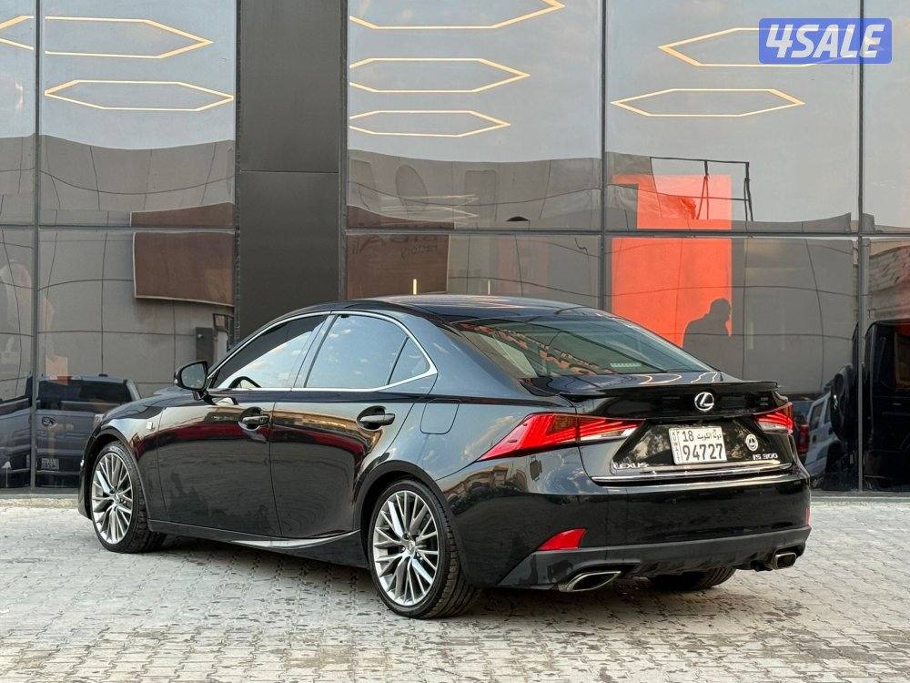 LEXUS IS 300 _2019 صبغ الوكالة4