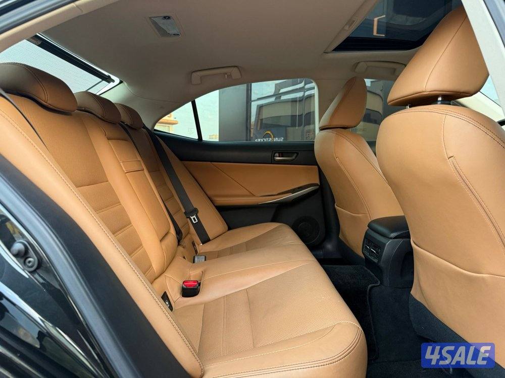 LEXUS IS 300 _2019 صبغ الوكالة9