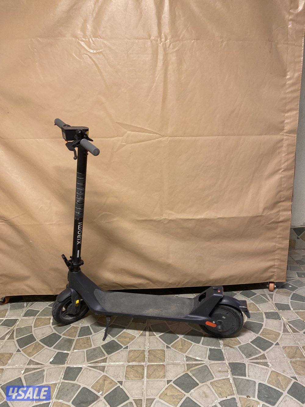 السكوتر نضيف وجديد الاستخدام أسبوعين السرعة ٣٠0