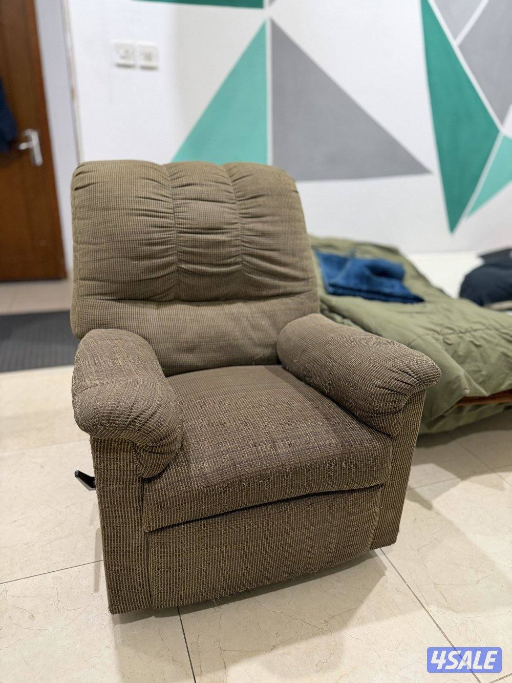 للبيع غرفة نوم كاملة بحالة ممتازة6