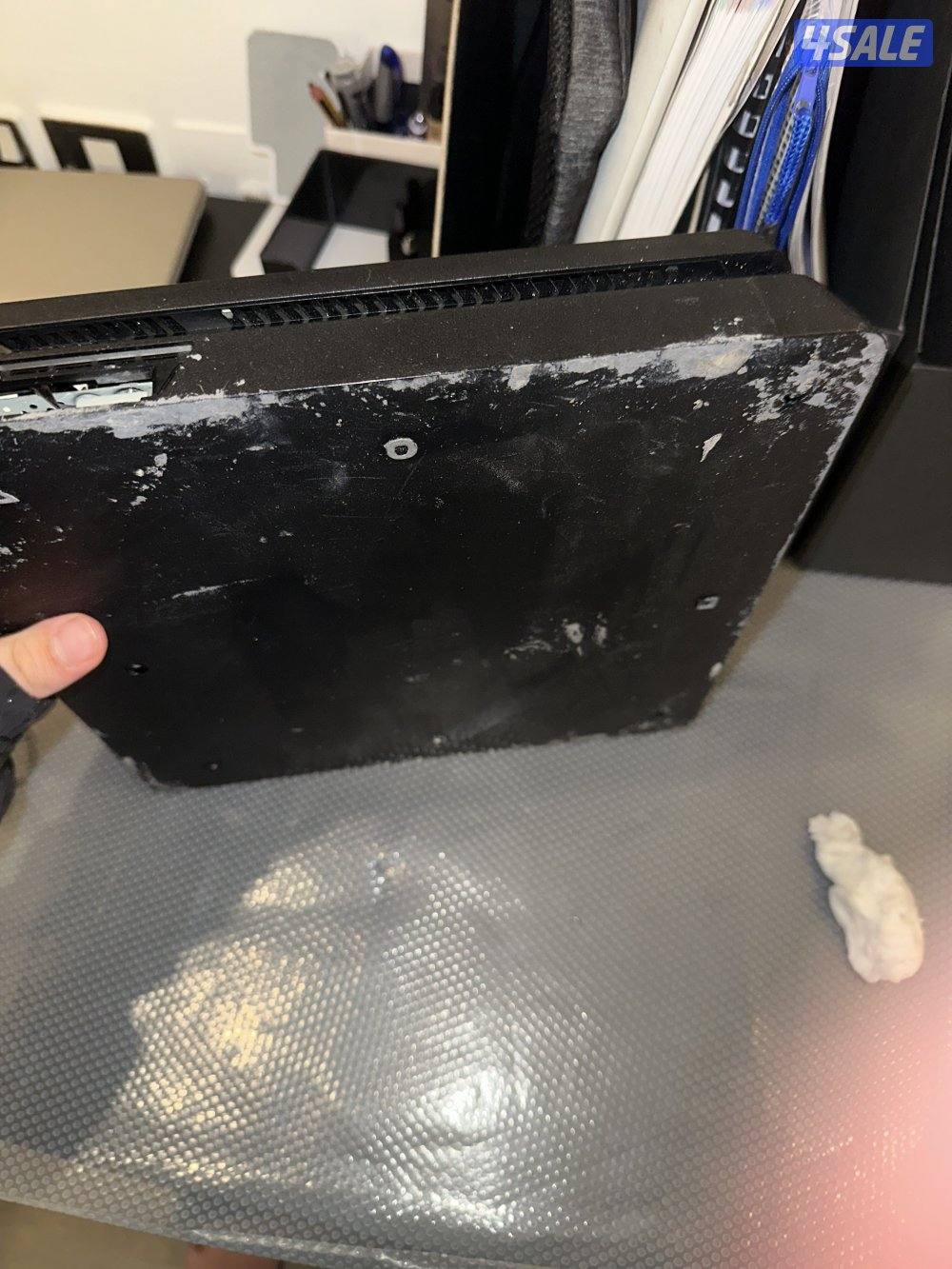 بلايستيشن 4 سليمه مافيها لا حراره ولا صوت2