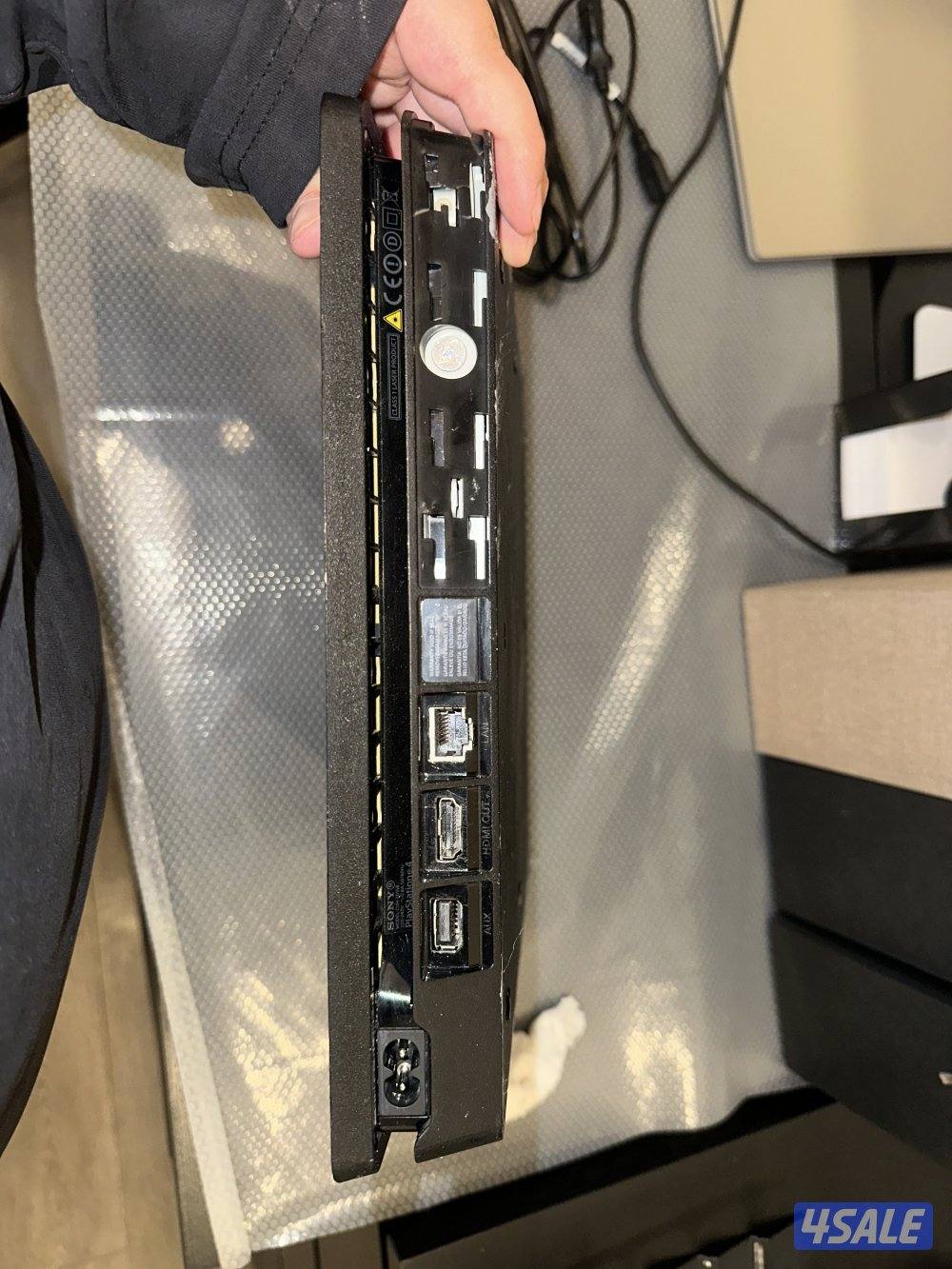 بلايستيشن 4 سليمه مافيها لا حراره ولا صوت8