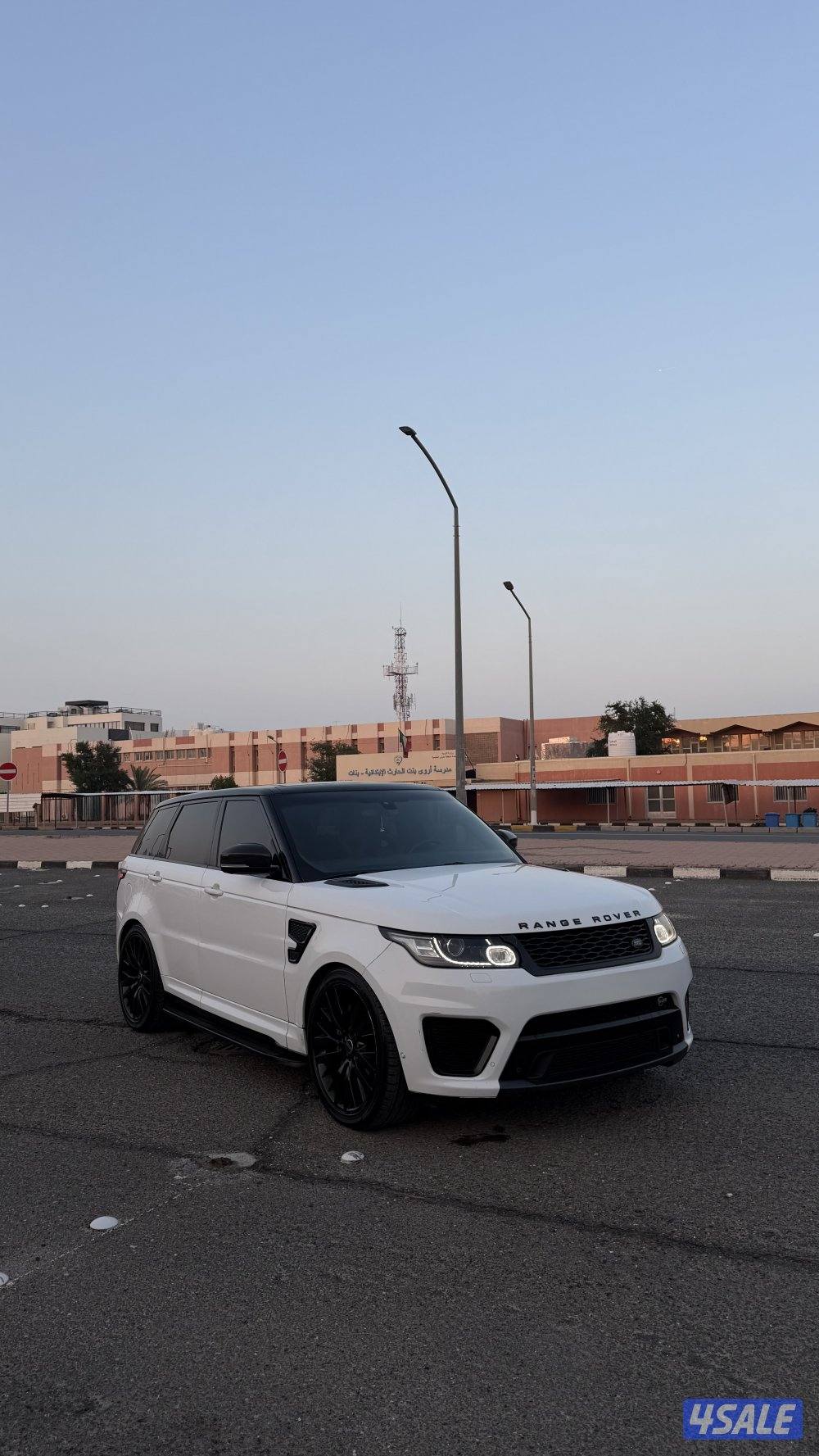 Range Rover Sport SVR 20153