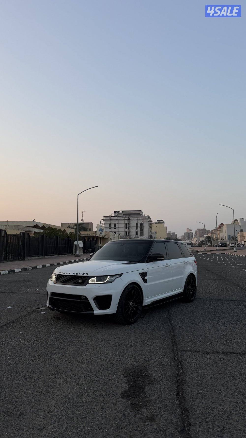 Range Rover Sport SVR 20154