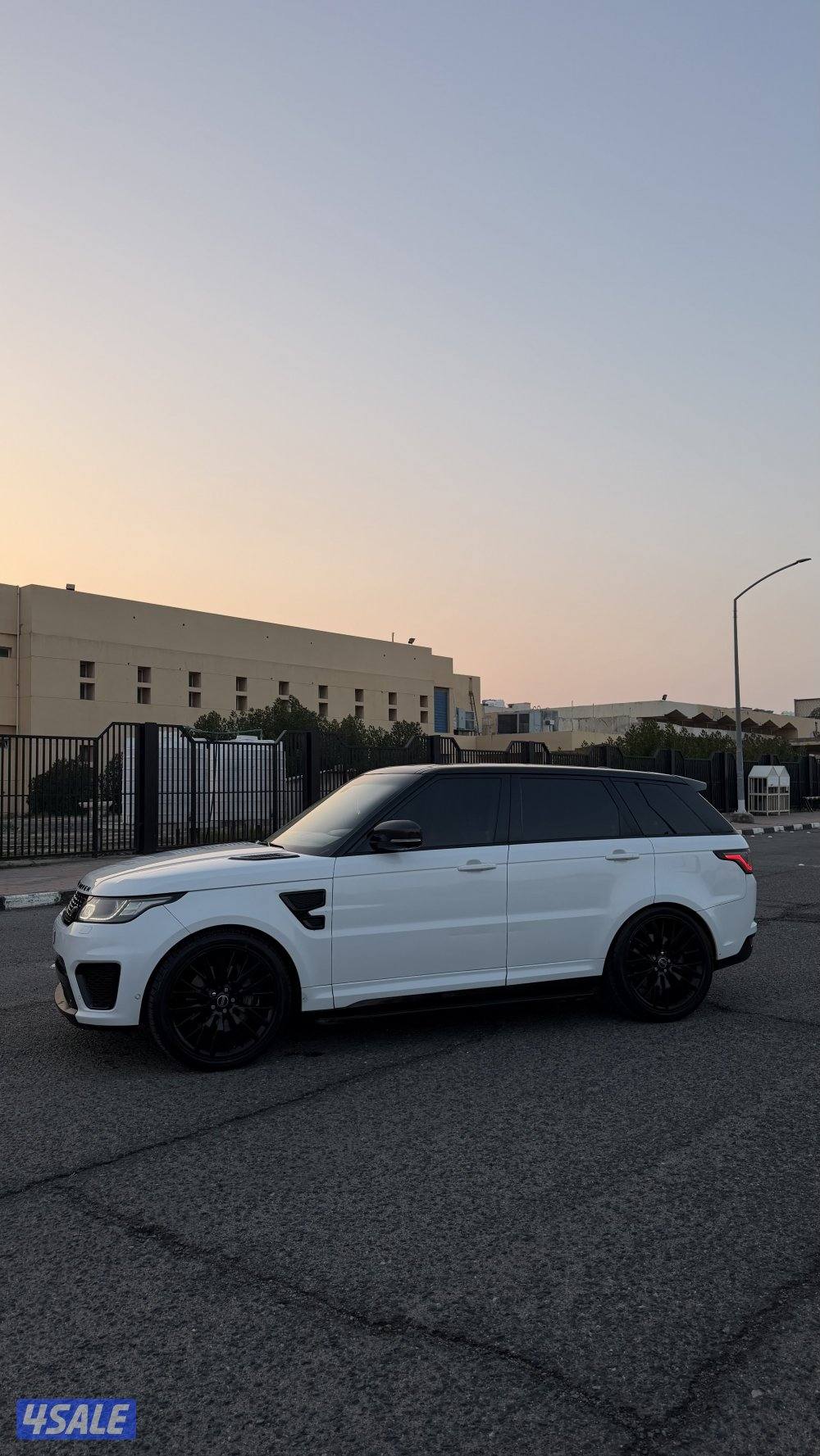 Range Rover Sport SVR 201511