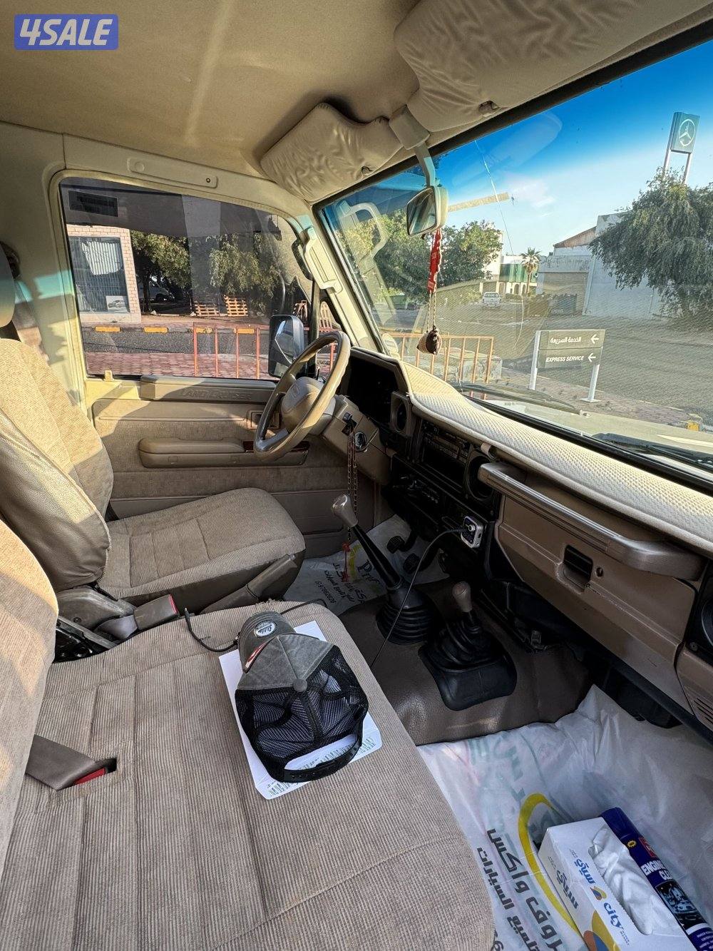 للبيع جيب شاص ٢٠٠٦ رفرف13