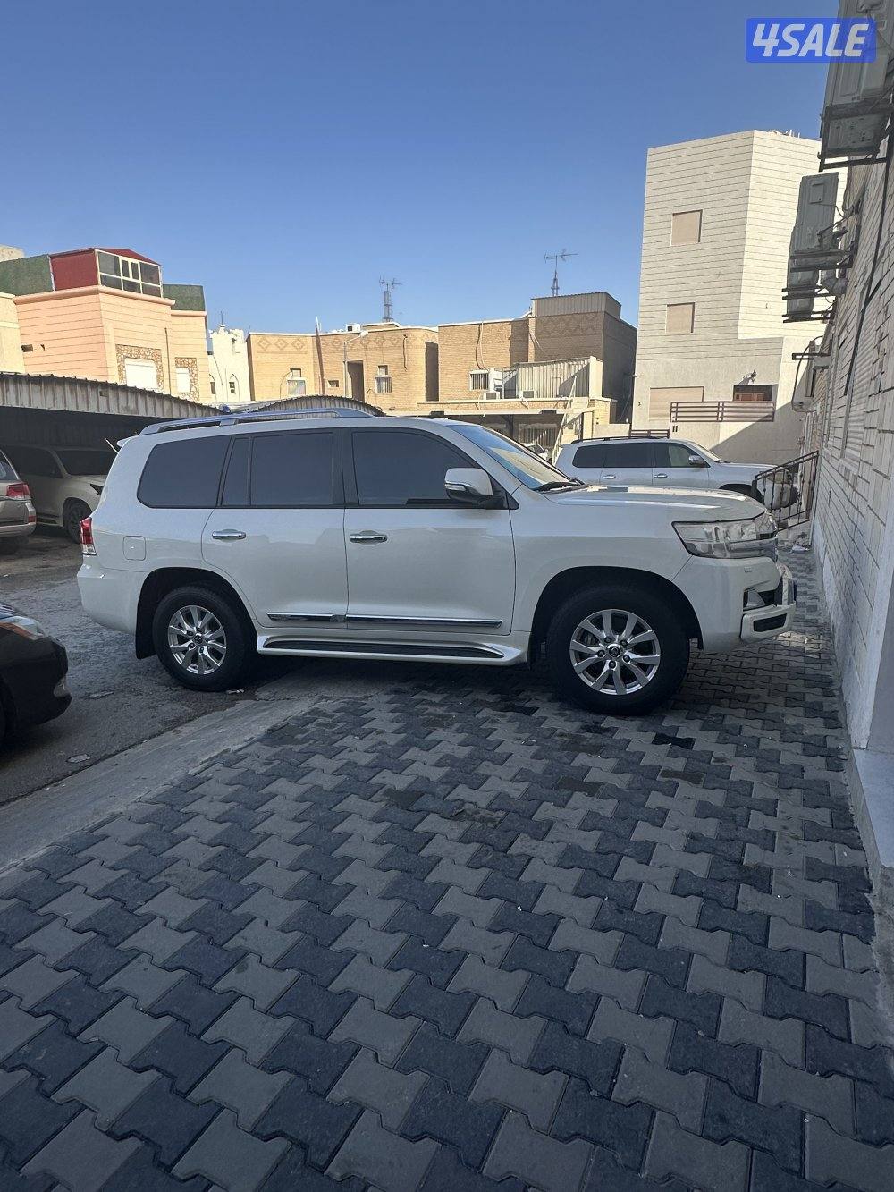 للبيع لاند كروزر مديل 2018 الدرجة الاولة صبغ الوكالة0