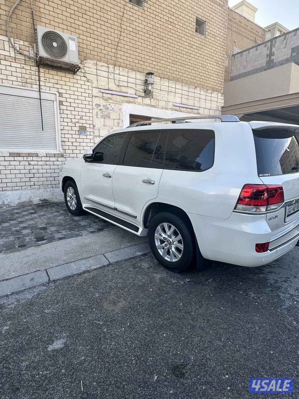 للبيع لاند كروزر مديل 2018 الدرجة الاولة صبغ الوكالة1