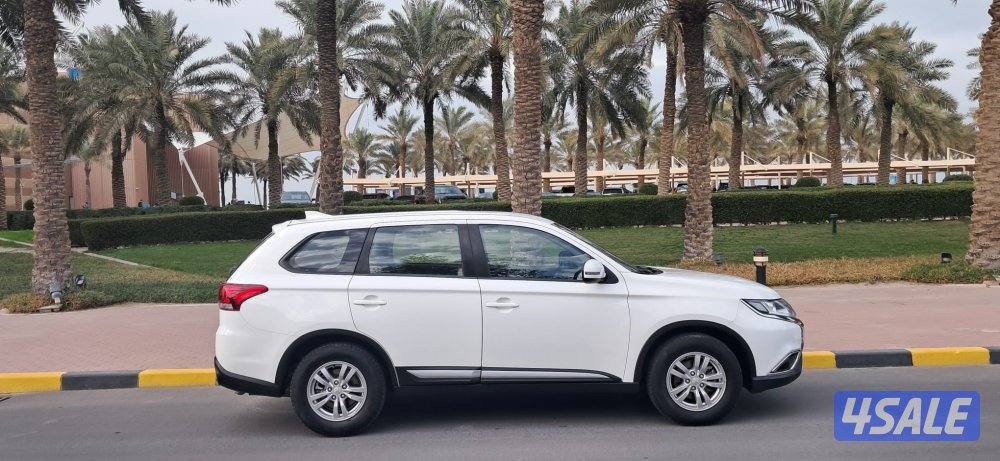 ميتسوبيشي اوتلاندر موديل 20214