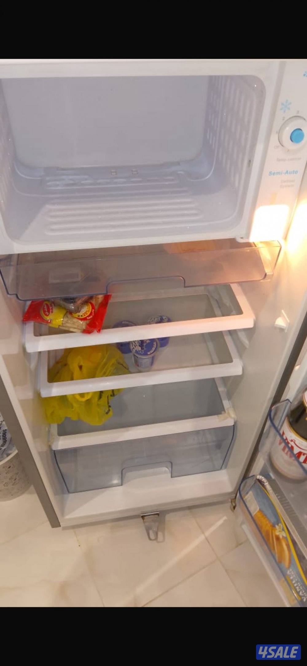 للبيع ثلاجه ونسا حجم وسط حاله ممتازه جدا1