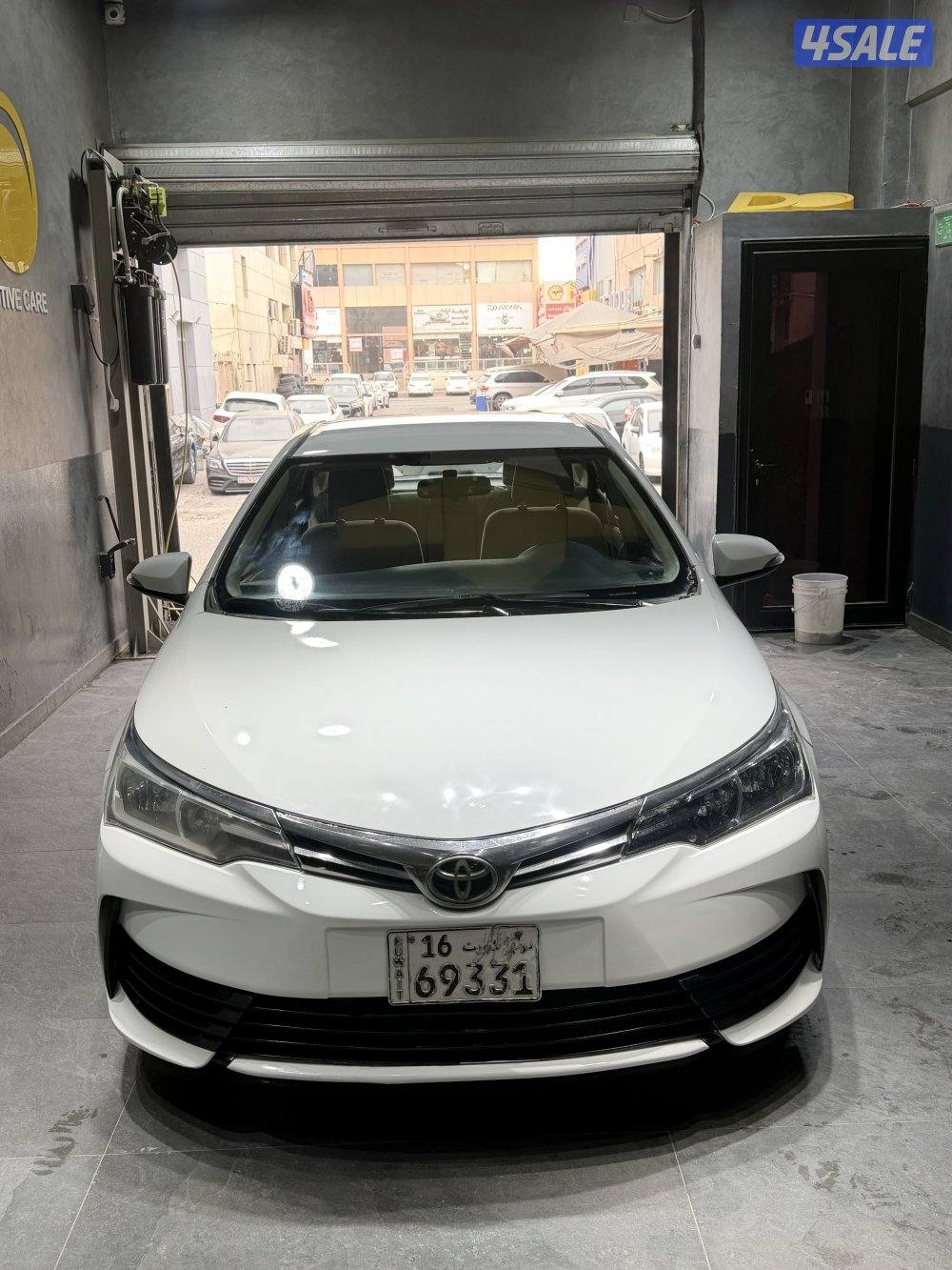 Toyota Corolla 1.6 Cash Sale or Monthly Instalment4