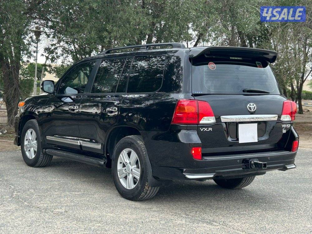 لاند كروزر VXR سلندر 8 مكينة لكزس3